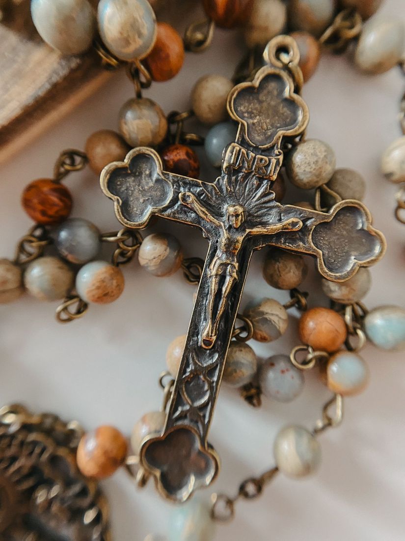 różaniec z kamieni jaspisu