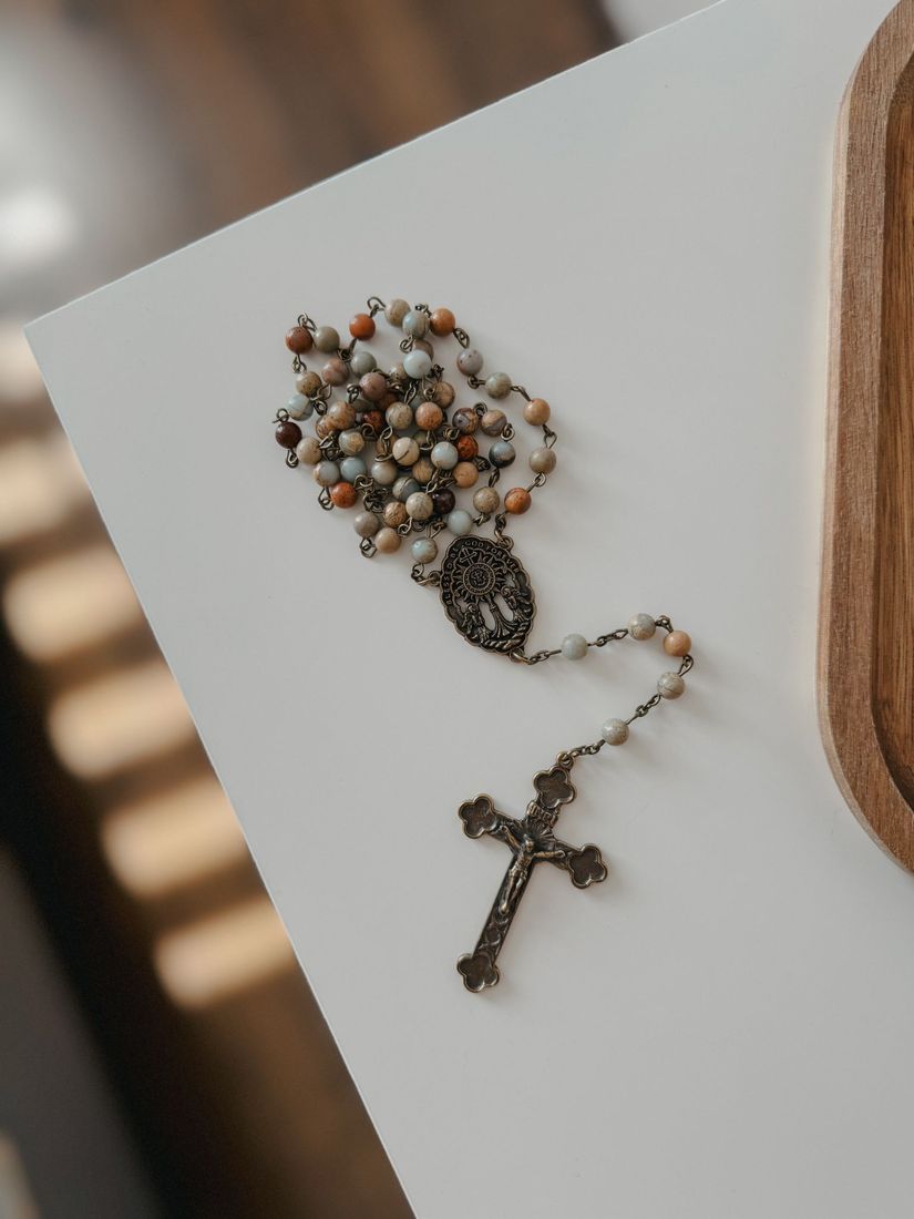 różaniec z kamieni jaspisu