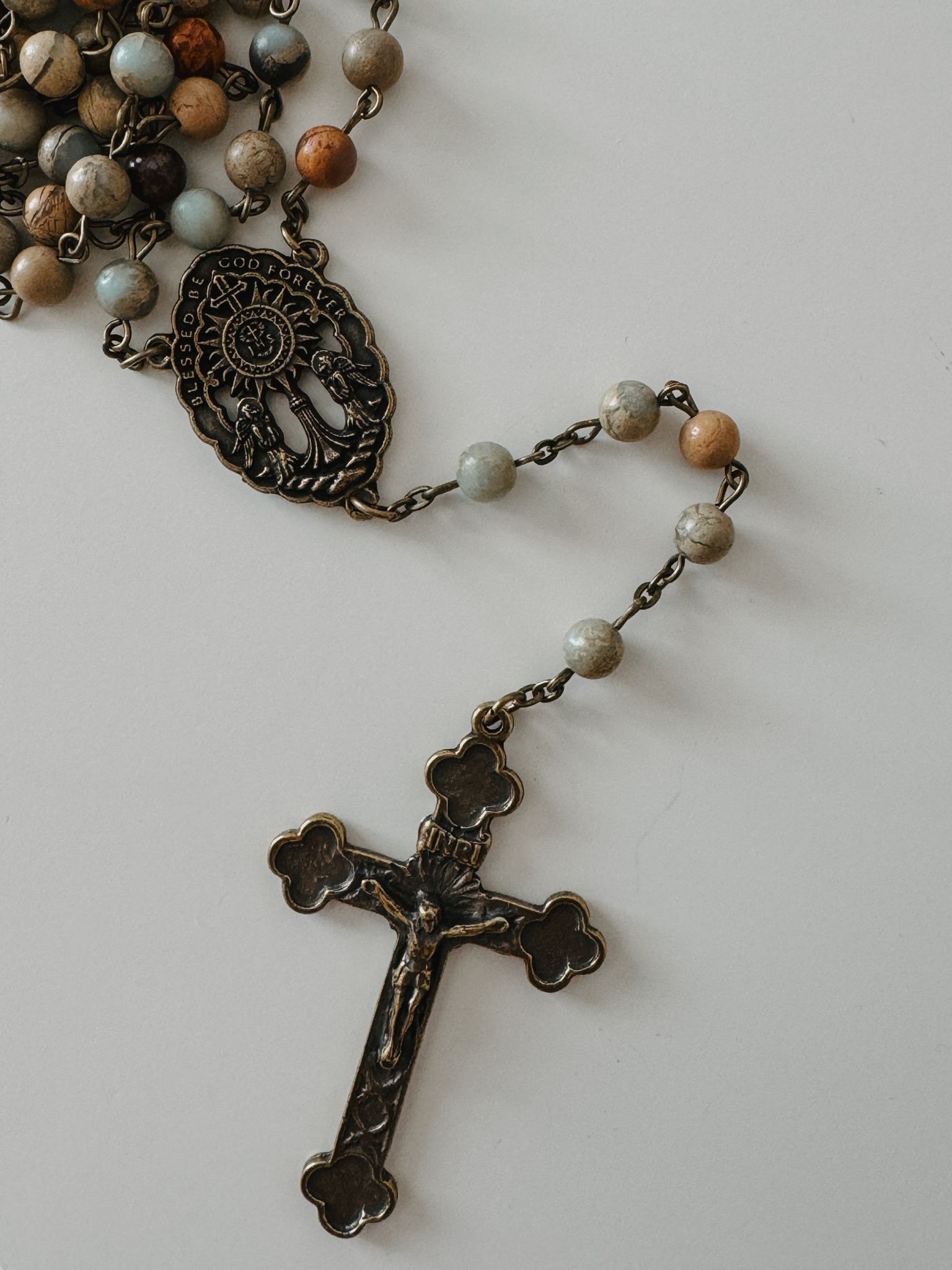 różaniec z kamieni jaspisu